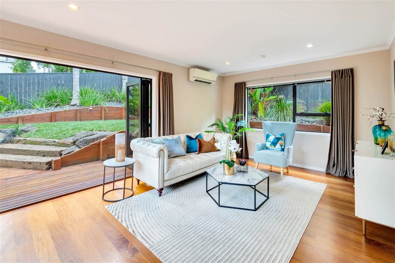 2/31 Deverell Place, Northcross, Auckland - Carousel 2