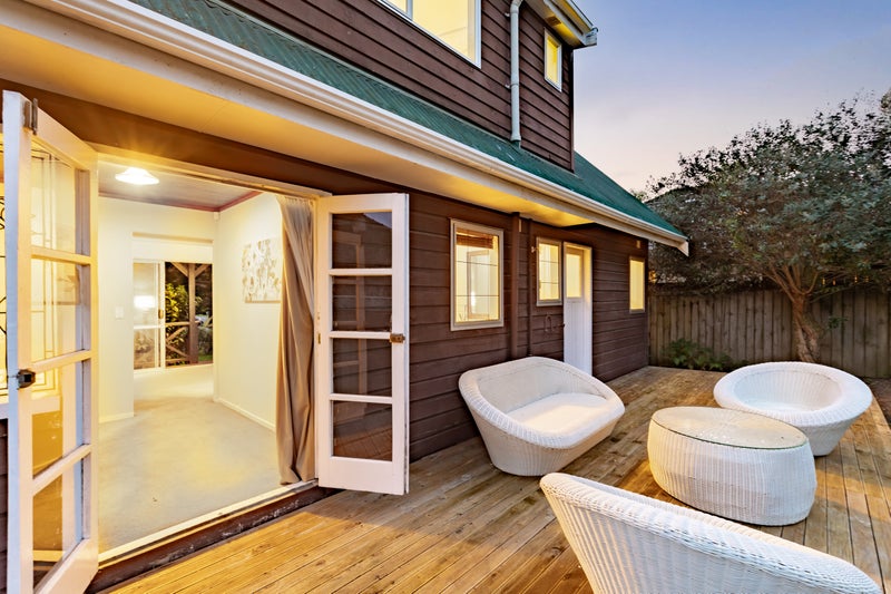 88 Beach Road, Te Atatu Peninsula, Auckland - Carousel 1