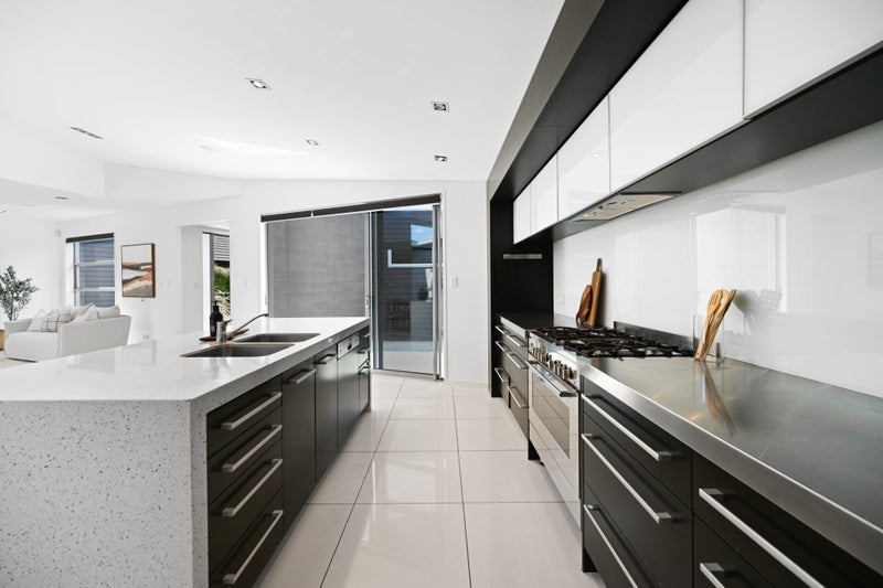 6 Aspen Court, Huntington, Hamilton - Carousel 2