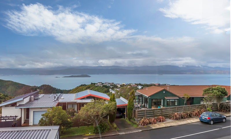 15 Gurkha Crescent, Khandallah, Wellington - Carousel 2