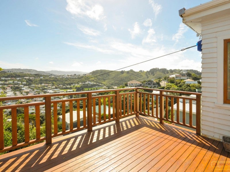 84 Nevay Road, Karaka Bays, Wellington - Carousel 2