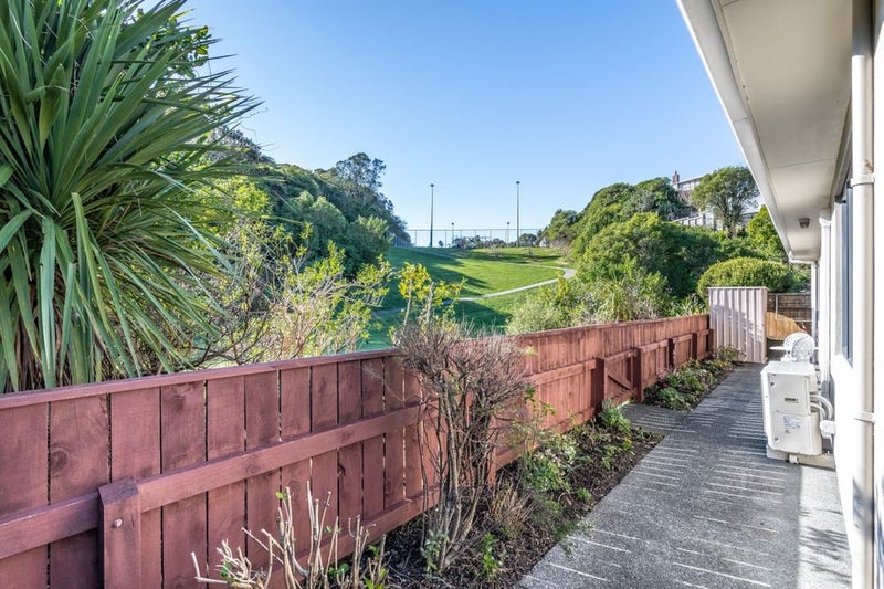 7A Lyndfield Lane, Newlands, Wellington - Carousel 11
