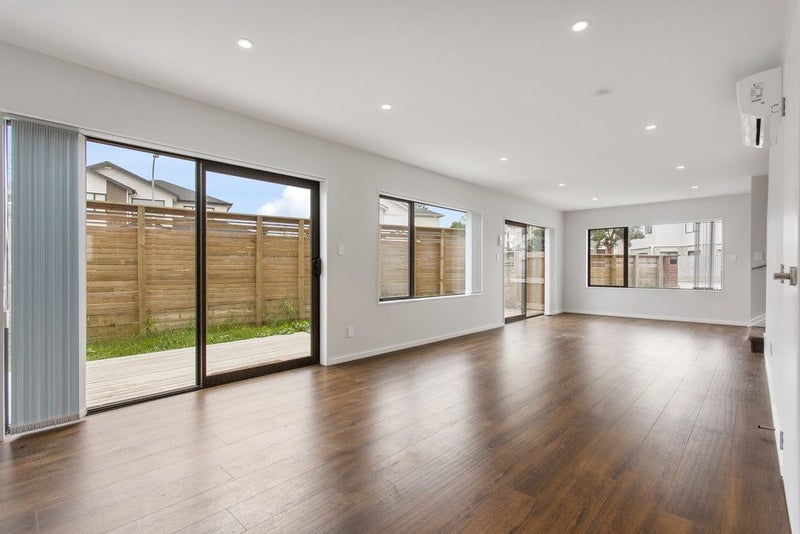 66 Bordeaux Parade, Te Atatu South, Auckland - Carousel 2
