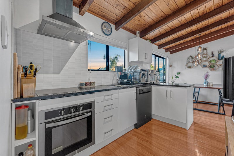 239 Glengarry Road, Glen Eden, Auckland - Carousel 2