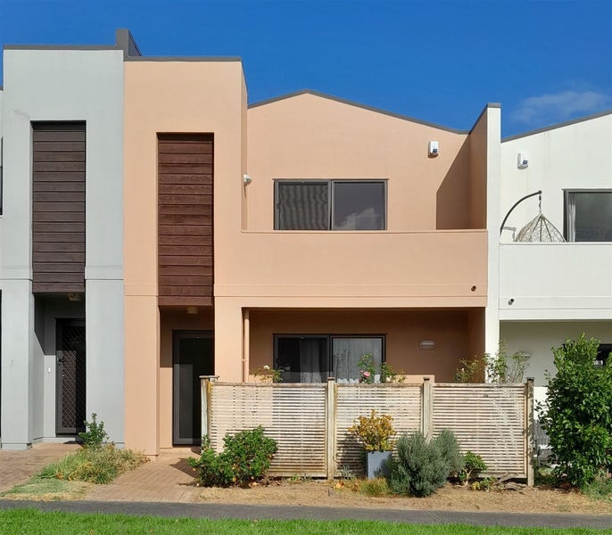 16 Spalding Rise, Golflands, Auckland - Carousel 1