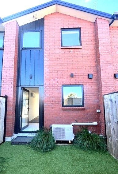 2/7 Macky Street, Taita, Lower Hutt - Carousel 2