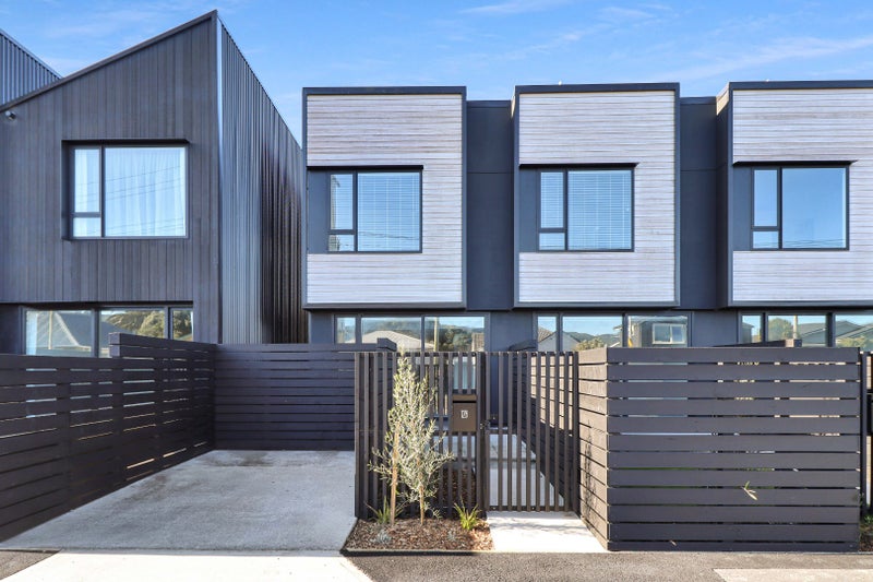 12B Tory Street, Petone, Lower Hutt - Carousel 1