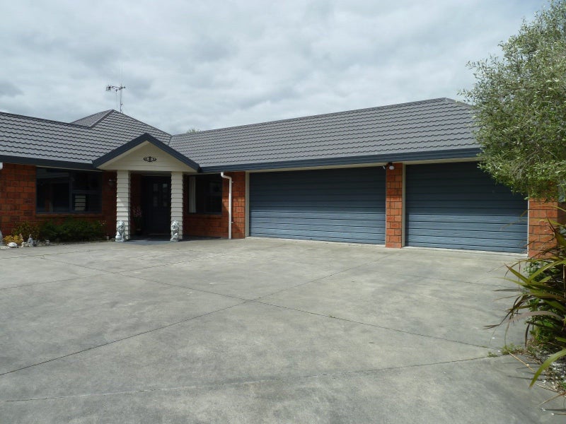 20 Medallion Court, Kelvin Grove, Palmerston North - Carousel 13