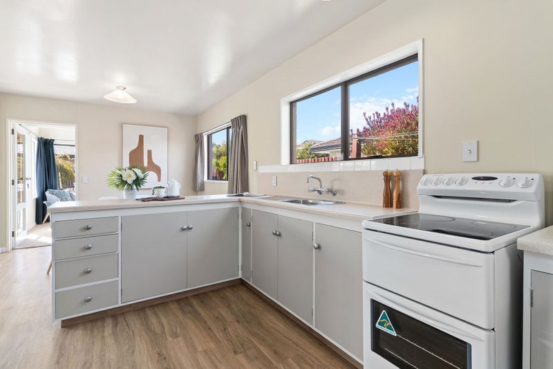 2/30 Celia Street, Redcliffs, Christchurch - Carousel 2