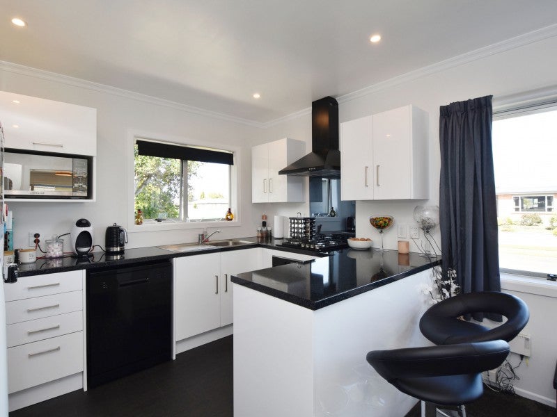 31 Carnarvon Street, Glengarry, Invercargill - Carousel 2