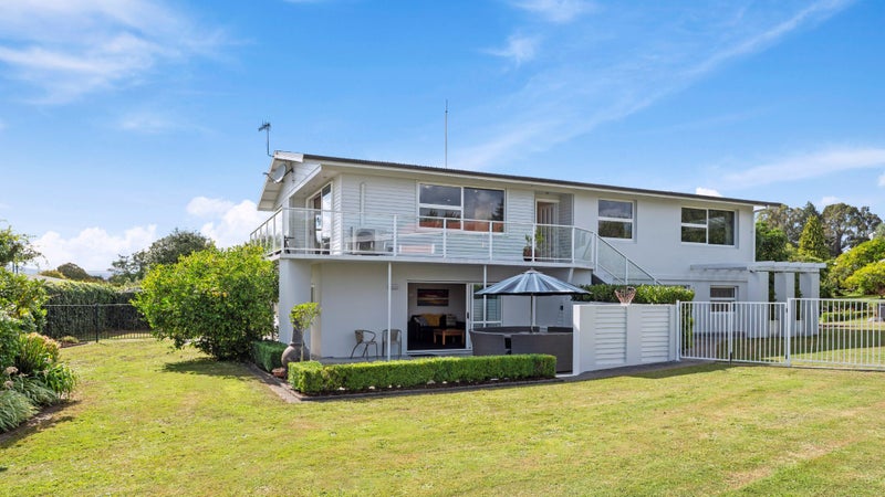 7 Simmonds Crescent, Springfield, Rotorua - Carousel 1
