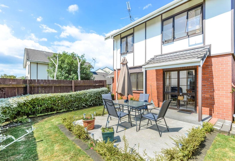 2B Mountain View Mews, Mount Wellington, Auckland - Carousel 1