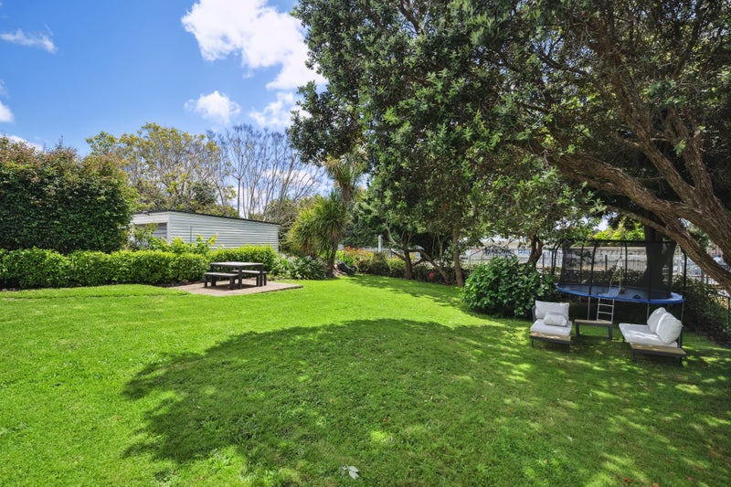 1 Caughey Place, Mount Albert, Auckland - Carousel 2