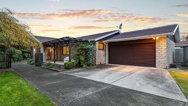 17 Wyatt Place, Russley, Christchurch - Carousel 1