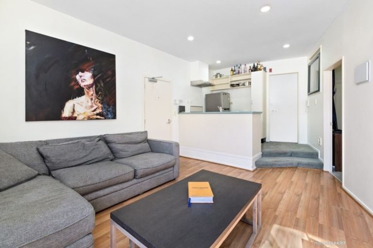 15B/22 Ghuznee Street, Te Aro, Wellington - Carousel 2