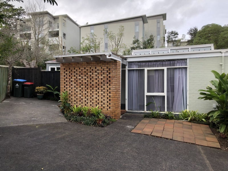 1/20 Orcades Place, Lynfield, Auckland - Carousel 1