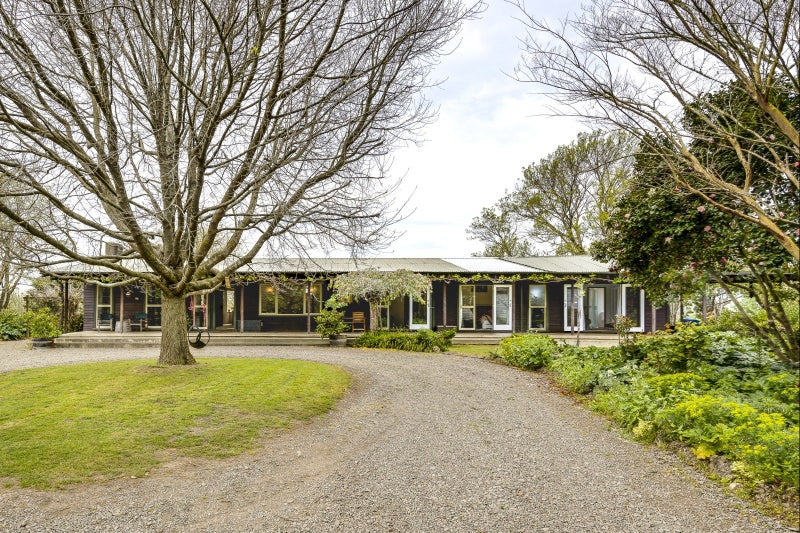 210 Raupare Road, Twyford, Hastings - Carousel 1