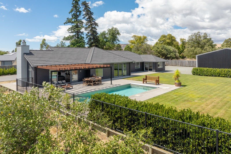 25 Birchwood Avenue, Burleigh, Blenheim - Carousel 1