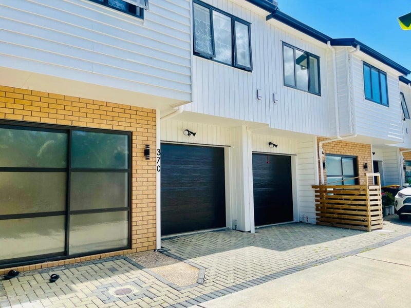 37D Court Town Close, Mangere, Auckland - Carousel 1