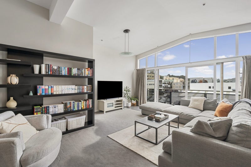 12/6 Elizabeth Street, Mount Victoria, Wellington - Carousel 2