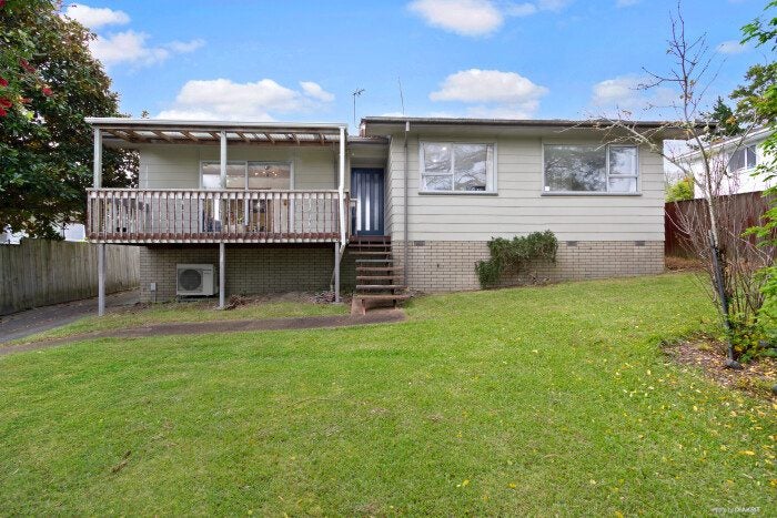 30 Waari Avenue, Sunnyvale, Auckland - Carousel 1