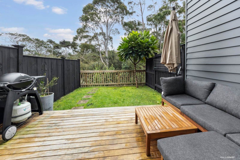 21 Kaimai Avenue, Massey, Auckland - Carousel 1