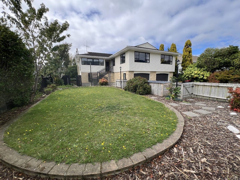 25 Ngatitoa Street, Tawa, Wellington - Carousel 1
