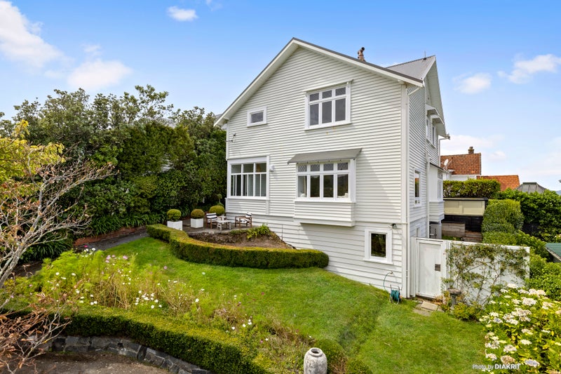 32 Sefton Street, Wadestown, Wellington - Carousel 1