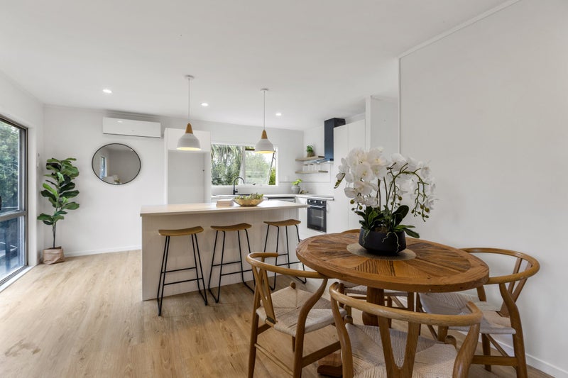 13 Landow Place, Henderson, Auckland - Carousel 1