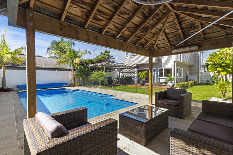 32 Newell Street, Point Chevalier, Auckland - Carousel 2