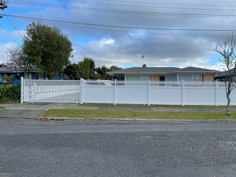 15 Tudor Crescent, Chedworth, Hamilton - Carousel 17