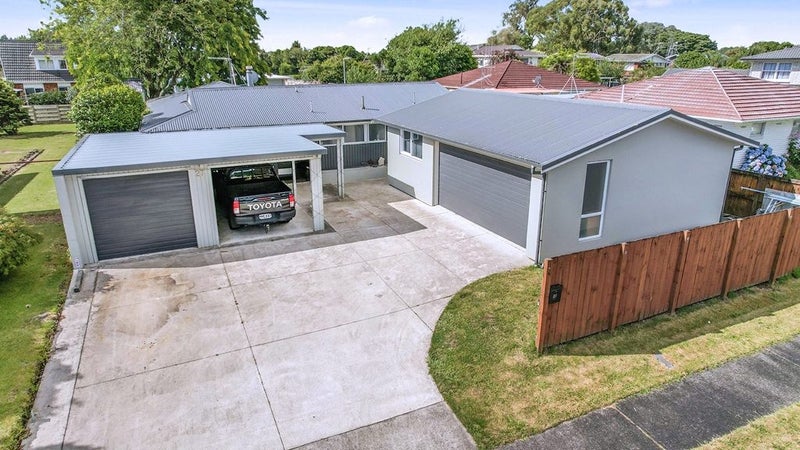 27 Glen Lynne Avenue, Queenwood, Hamilton - Carousel 1