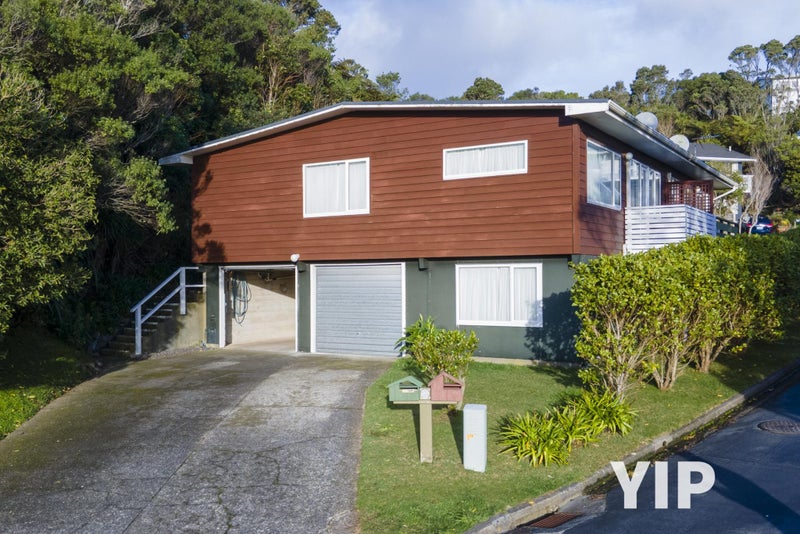 2/15 Bloomsbury Grove, Newlands, Wellington - Carousel 1