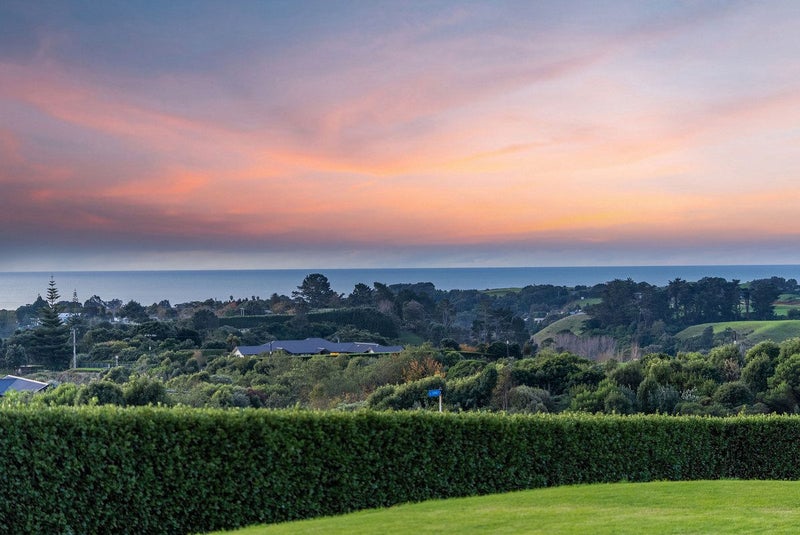 1 Ekuarangi Place, Kaitake, New Plymouth - Carousel 2