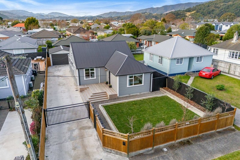 15 Liverpool Street, Trentham, Upper Hutt - Carousel 2