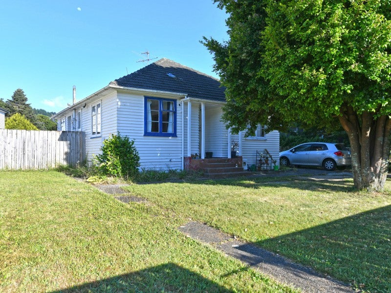 21 Molesworth Street, Taita, Lower Hutt - Carousel 1