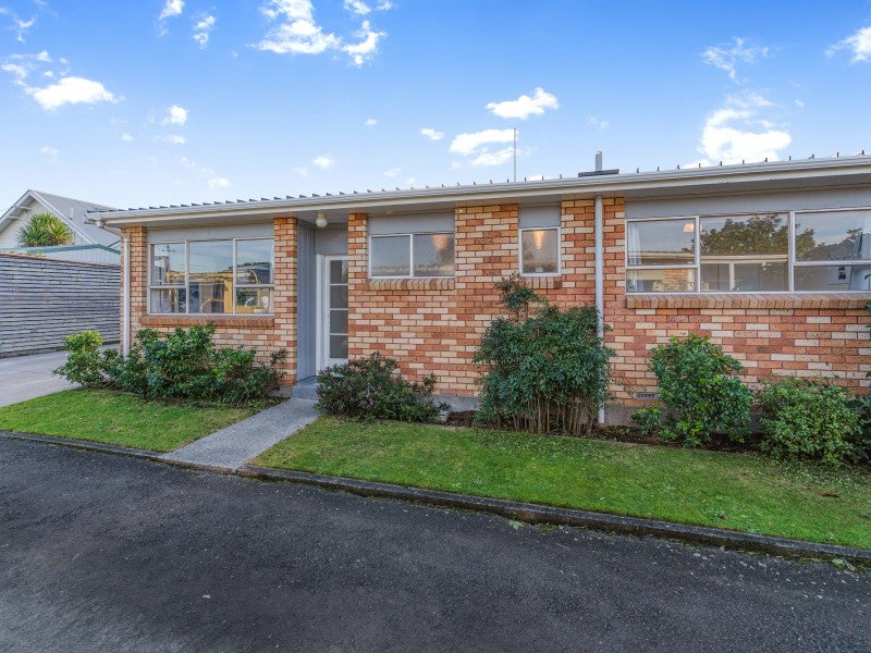 30C Paynters Avenue, Strandon, New Plymouth - Carousel 1