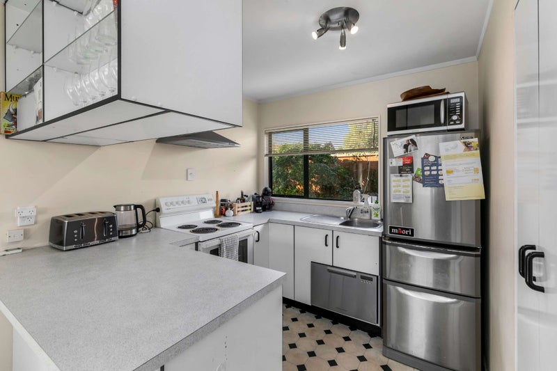 3/96 Wakefield Street, Alicetown, Lower Hutt - Carousel 2