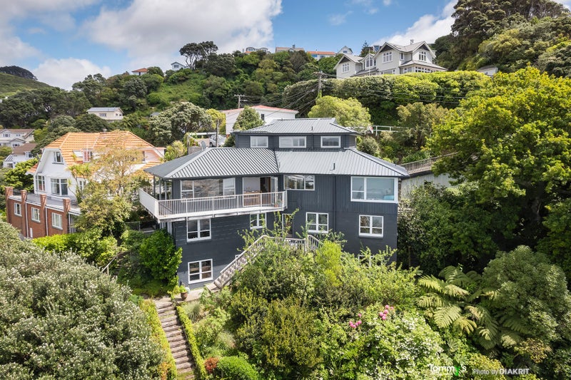 56 Barnard Street, Wadestown, Wellington - Carousel 1