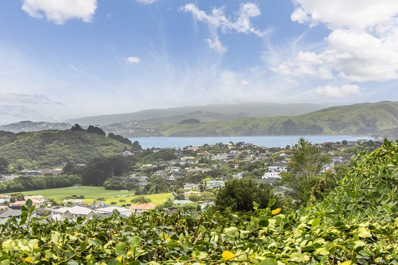 24 Ships Cove, Whitby, Porirua - Carousel 1