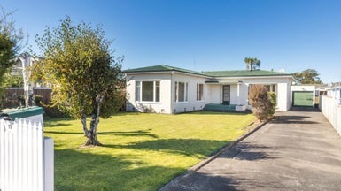 12 Vernon Avenue, Takaro, Palmerston North - Carousel 1