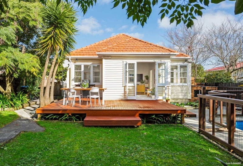 9 Beatrix Street, Avondale, Auckland - Carousel 1