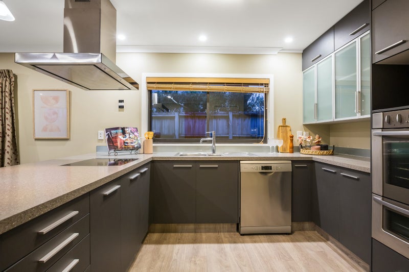 5 The Top Gallant, Whitby, Porirua - Carousel 2