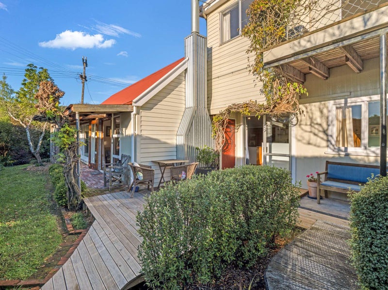 3 Memorys Lane, Christchurch - Carousel 1