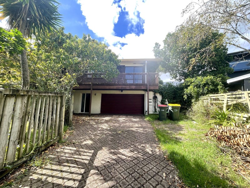 15 Kingsclere Place, Goodwood Heights, Auckland - Carousel 1