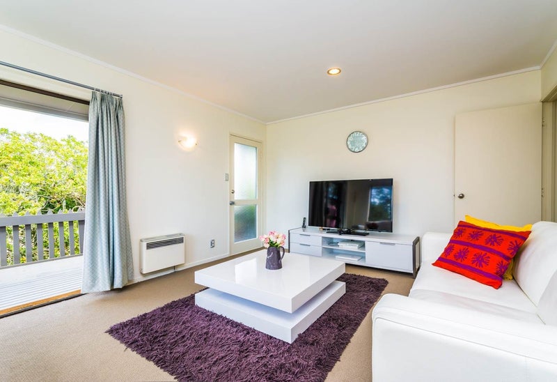 33 Glen Vista Place, Bayview, Auckland - Carousel 2