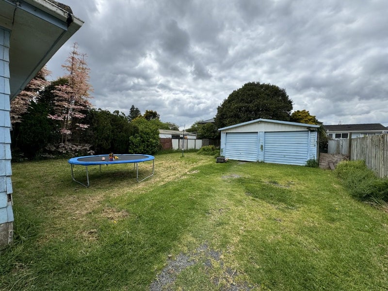 5 Crispian Place, Weymouth, Auckland - Carousel 2