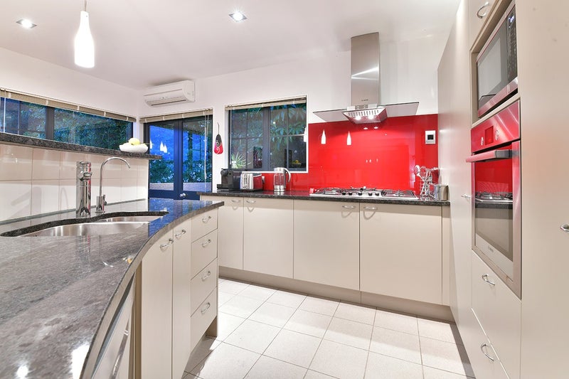 4/19 Langana Avenue, Browns Bay, Auckland - Carousel 2