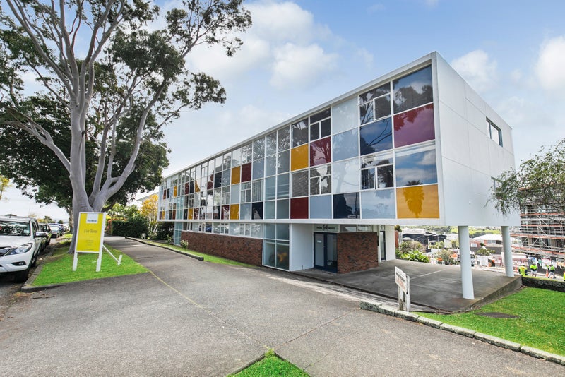 1/32 Coates Avenue, Orakei, Auckland - Carousel 1