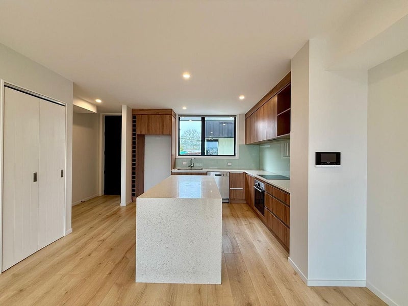 9D Concord Place, Glen Innes, Auckland - Carousel 2